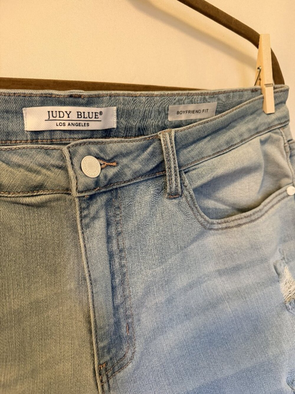 Judy Blue Boyfriend Jeans 15/32 | Light Wash Distressed Denim | Mid Rise Relaxed